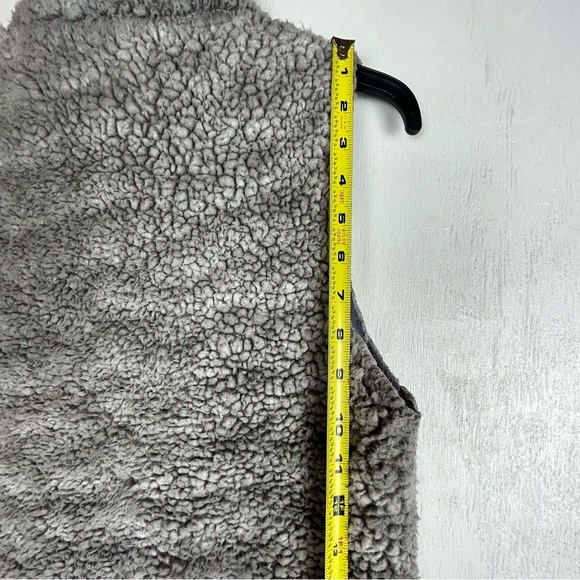 Simply southern Women’s faux fur vest size small lined gray - Picture 6 of 16